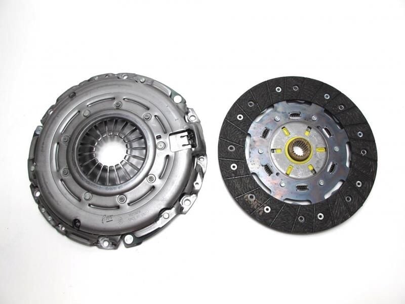 DEBRİYAJ SETİ BASKI DİSK DOBLO-LINEA-GRANDE PUNTO-PUNTO EVO 1.6 D MTJ 2010 240mm 940A3.000