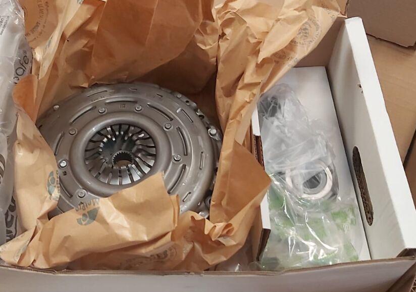 DMF VOLANT SETI DEBRIYAJ SETI BILYA VOLAN CIFT KUTLE FOCUS C MAX CAP 04 08 FOCUS II CB4 04 11 1. MAZDAIII 03 09 S40 S40 II 06 12 V50 04 OYNAR GÖBEK